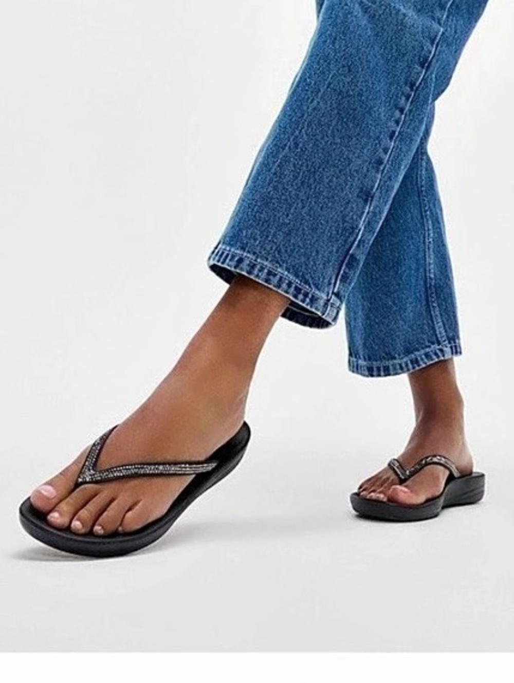 FitFlop Women’s IQUSHION Sparkle Ergonomic Thong Sandals Black Sz 8 NWB